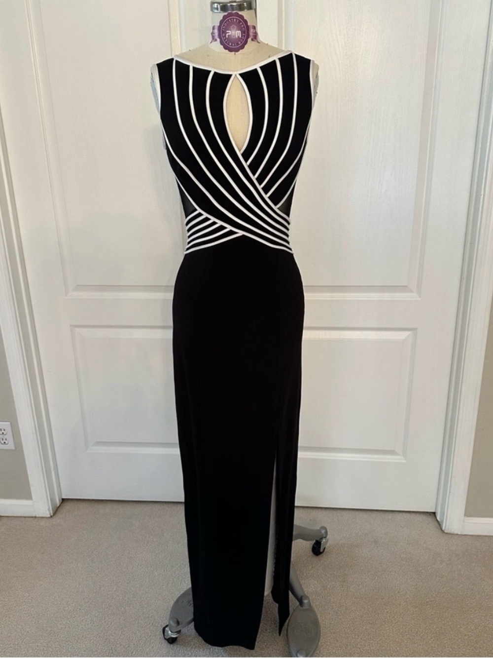 Elegant Black & White Sleeveless Evening Gown